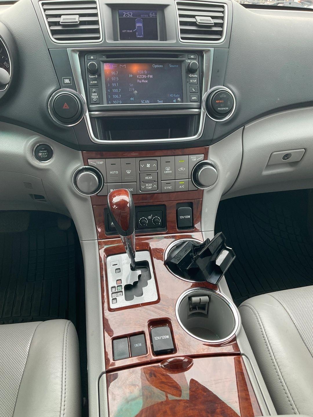 Toyota Highlander  2013