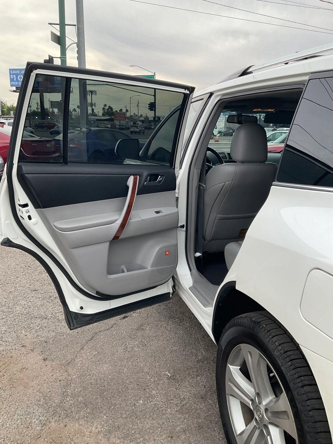 Toyota Highlander  2013