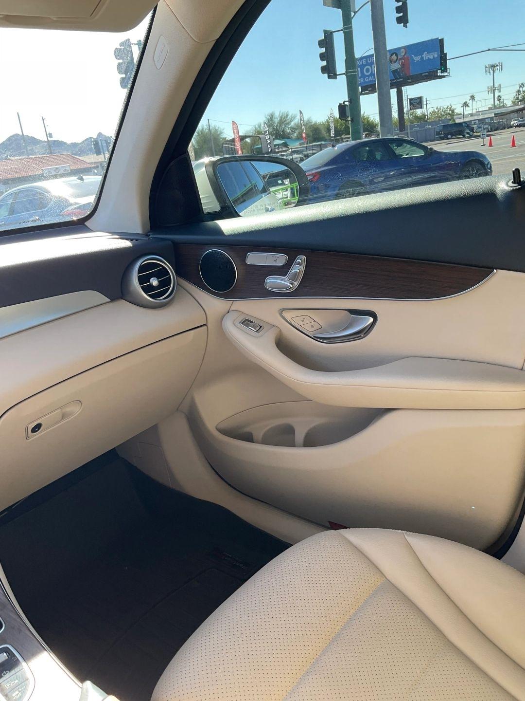 Mercedes-Benz GLC-Class  2020