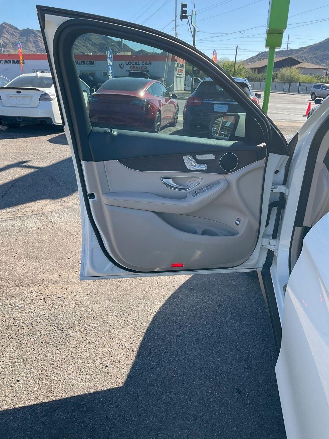 Mercedes-Benz GLC-Class  2020