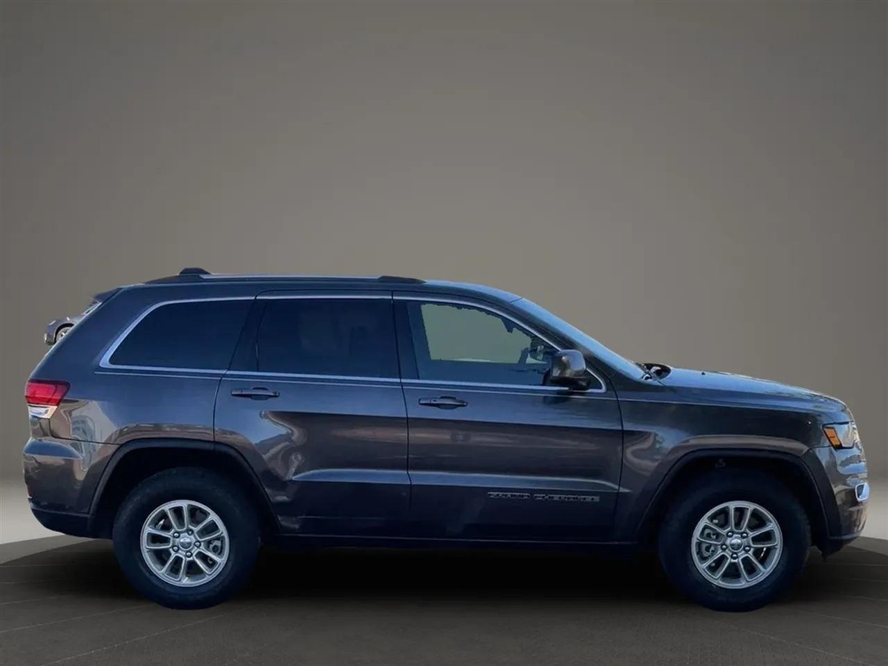 Jeep Grand Cherokee Laredo 2WD 2020