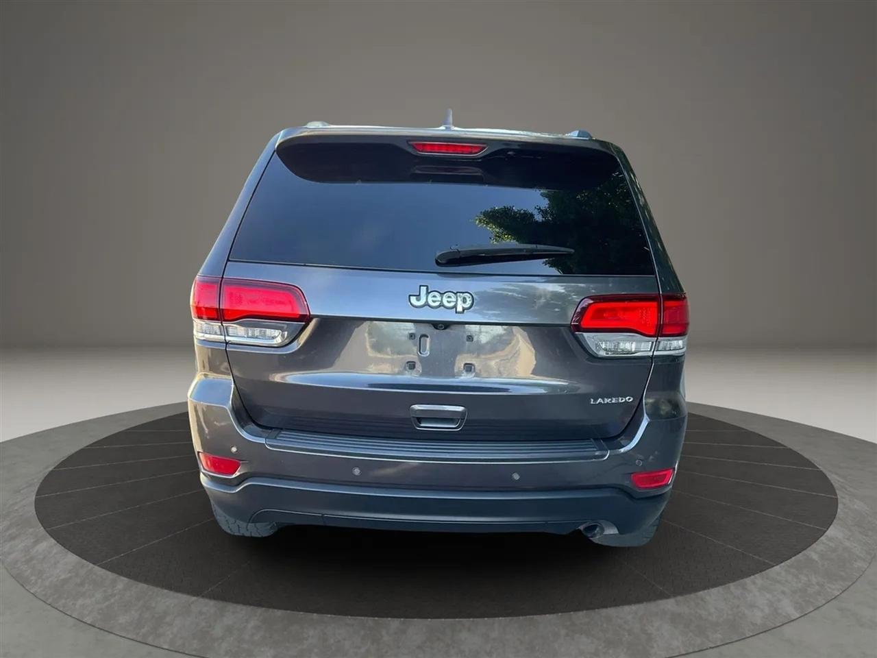 Jeep Grand Cherokee Laredo 2WD 2020