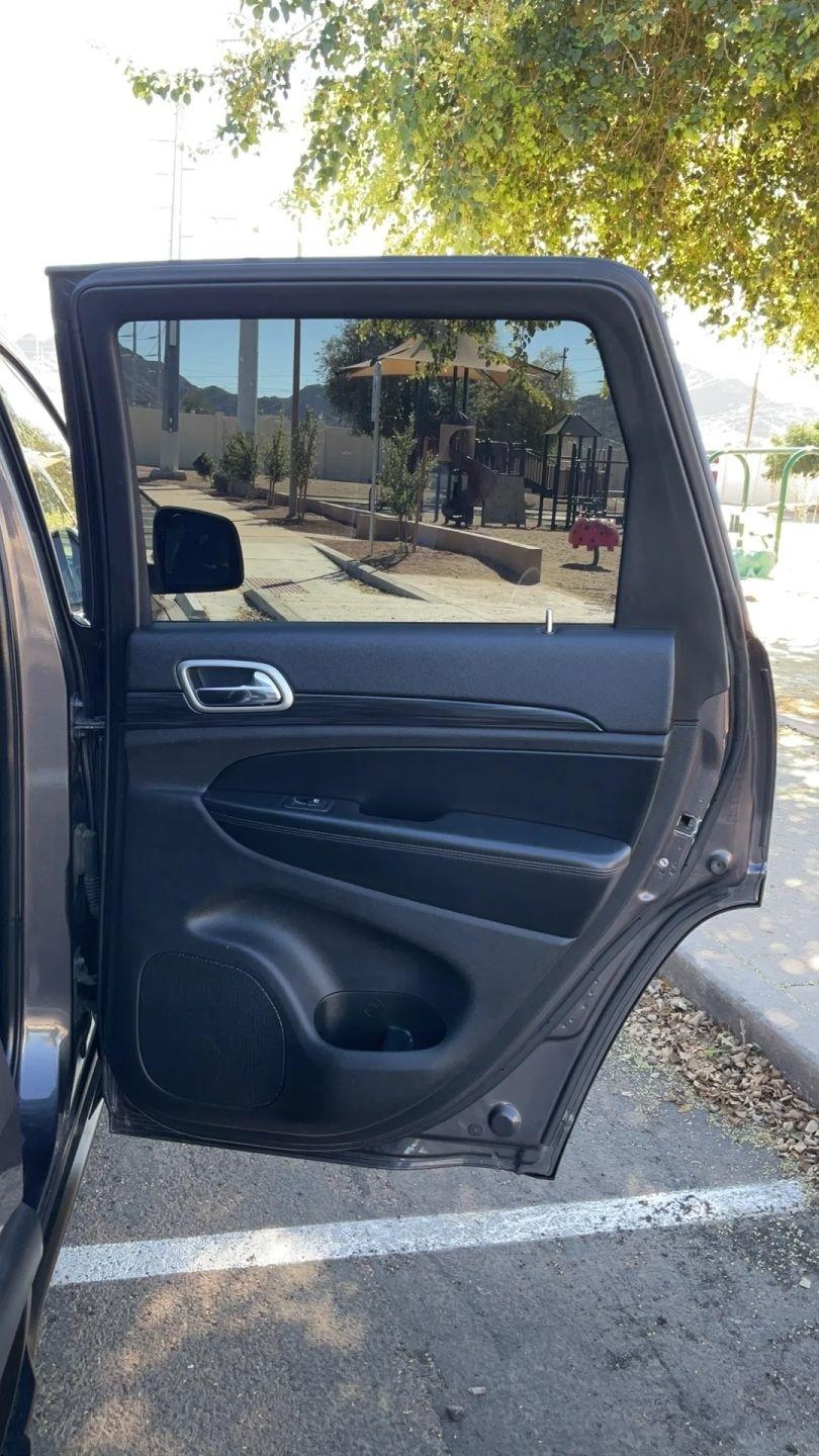 Jeep Grand Cherokee Laredo 2WD 2020