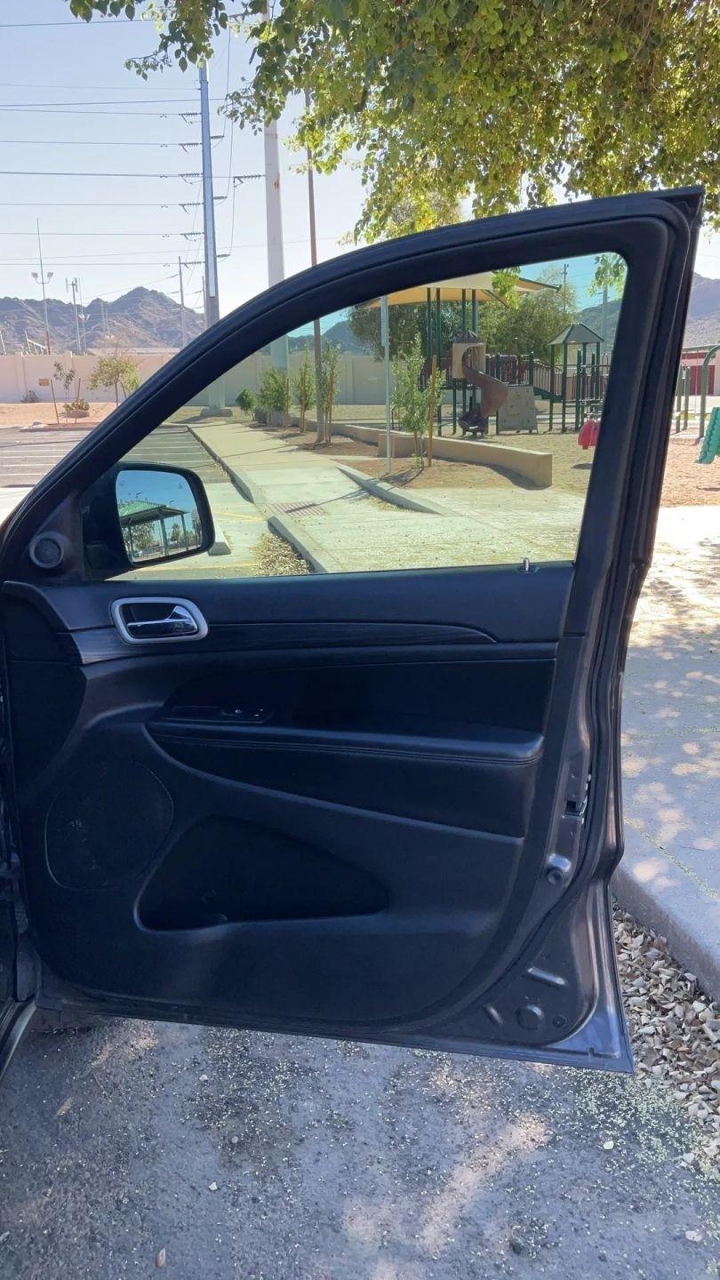 Jeep Grand Cherokee Laredo 2WD 2020