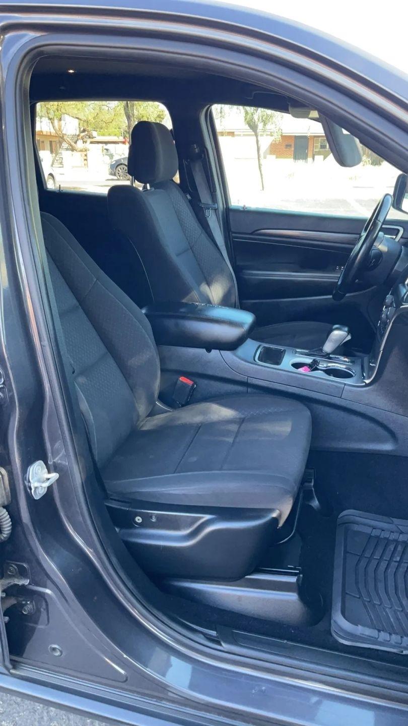 Jeep Grand Cherokee Laredo 2WD 2020