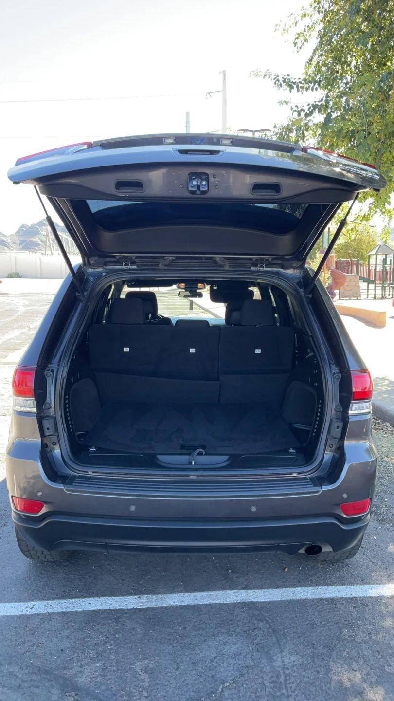 Jeep Grand Cherokee Laredo 2WD 2020