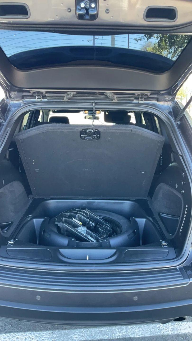 Jeep Grand Cherokee Laredo 2WD 2020