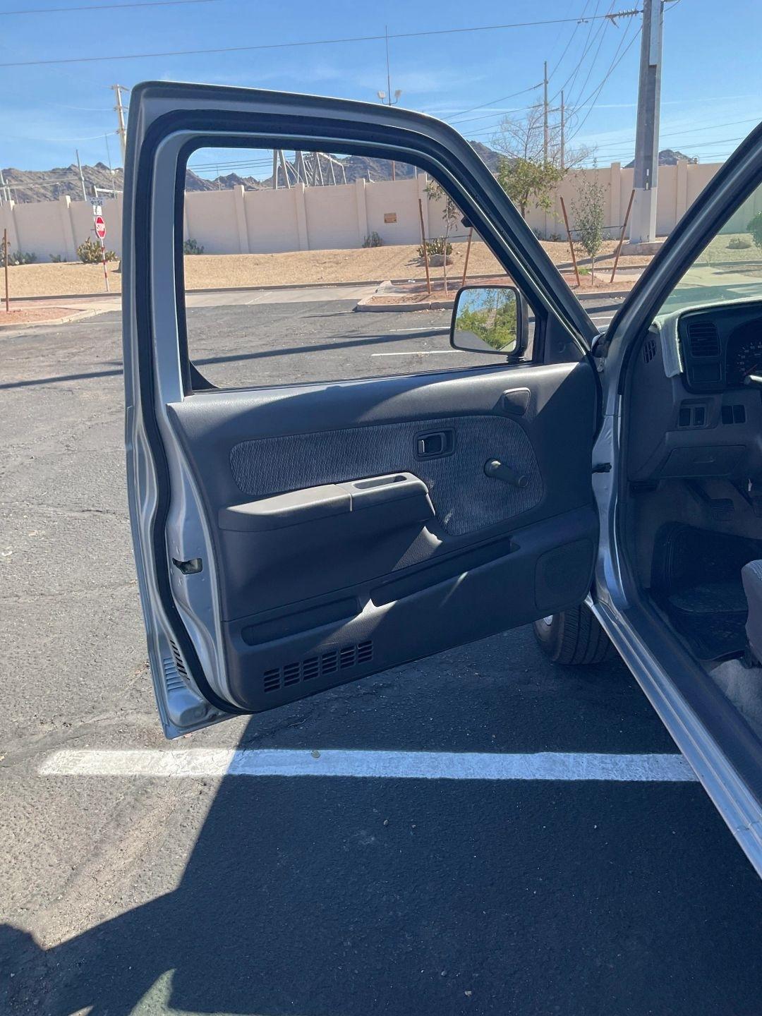 Nissan Frontier  2000