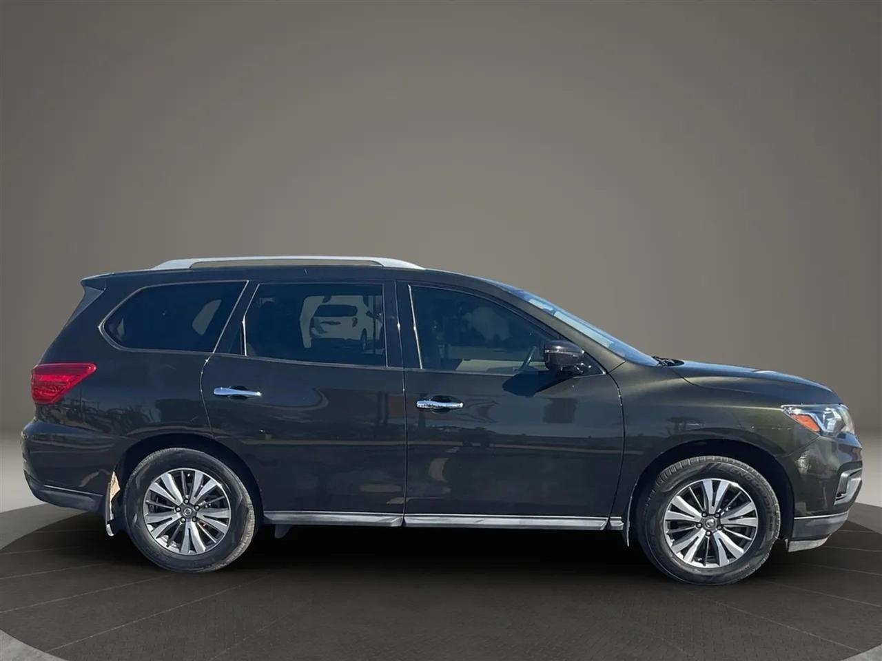 Nissan Pathfinder  2017