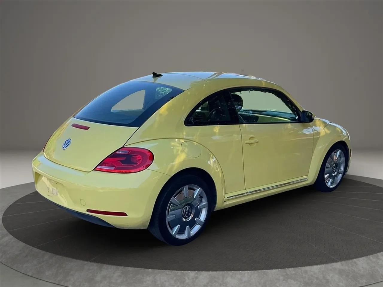 Volkswagen Beetle  2012