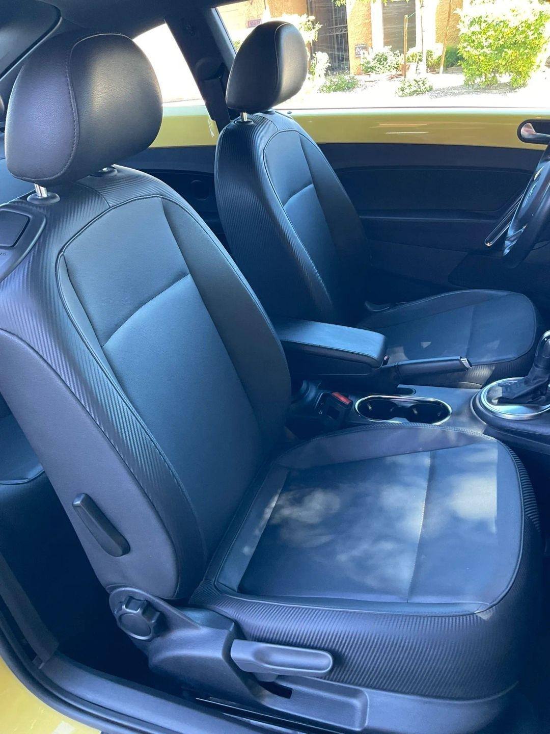 Volkswagen Beetle  2012