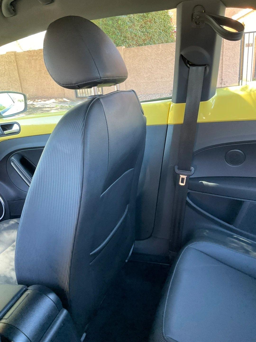 Volkswagen Beetle  2012