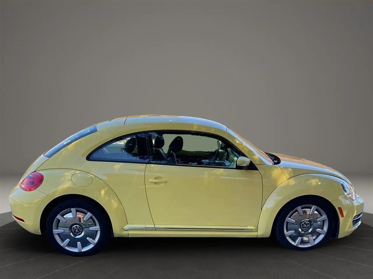 Volkswagen Beetle  2012