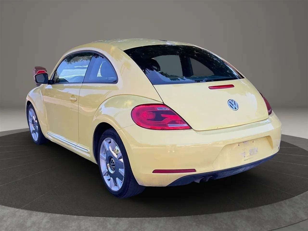 Volkswagen Beetle  2012