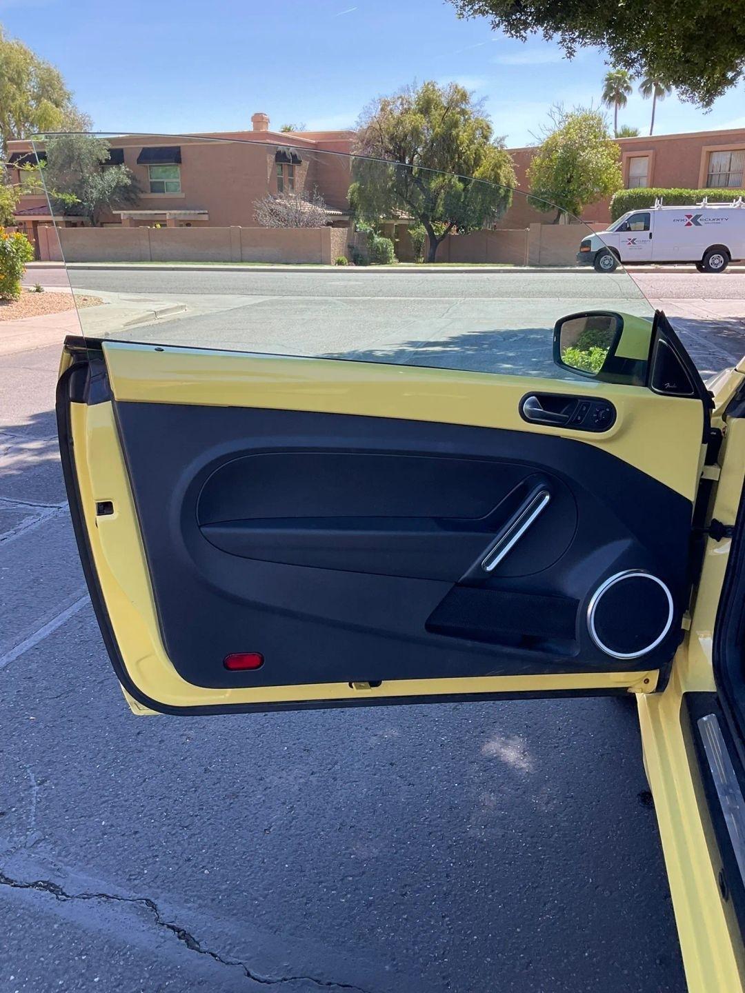 Volkswagen Beetle  2012