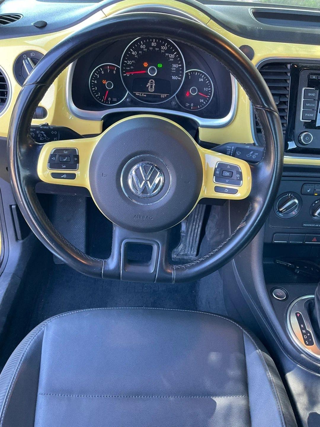 Volkswagen Beetle  2012