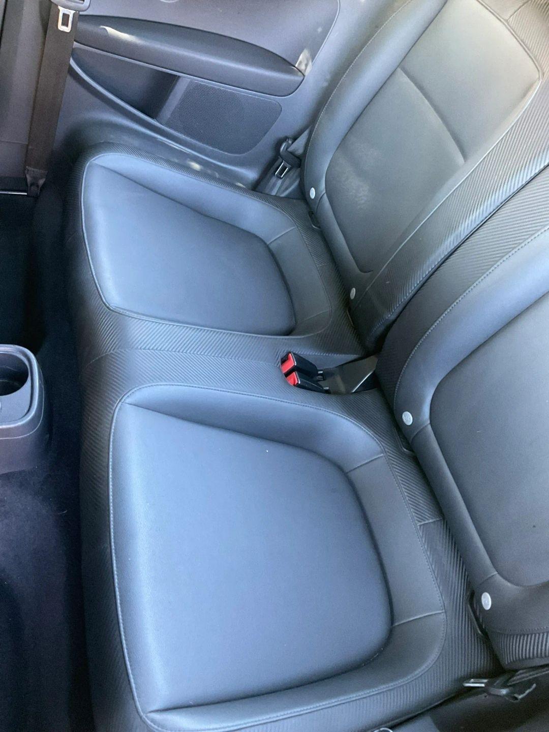 Volkswagen Beetle  2012