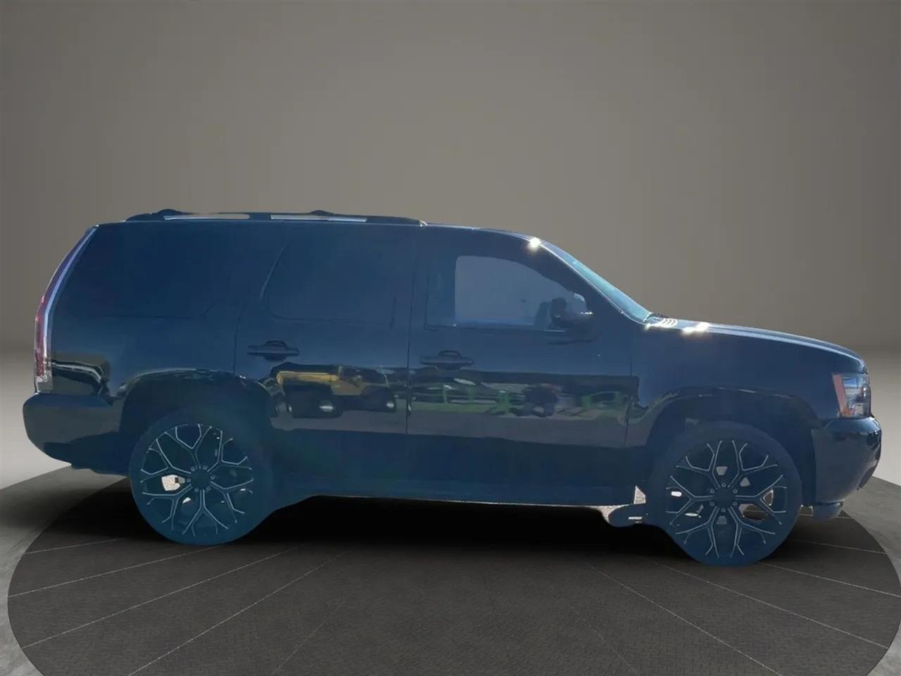 Chevrolet Tahoe  2013