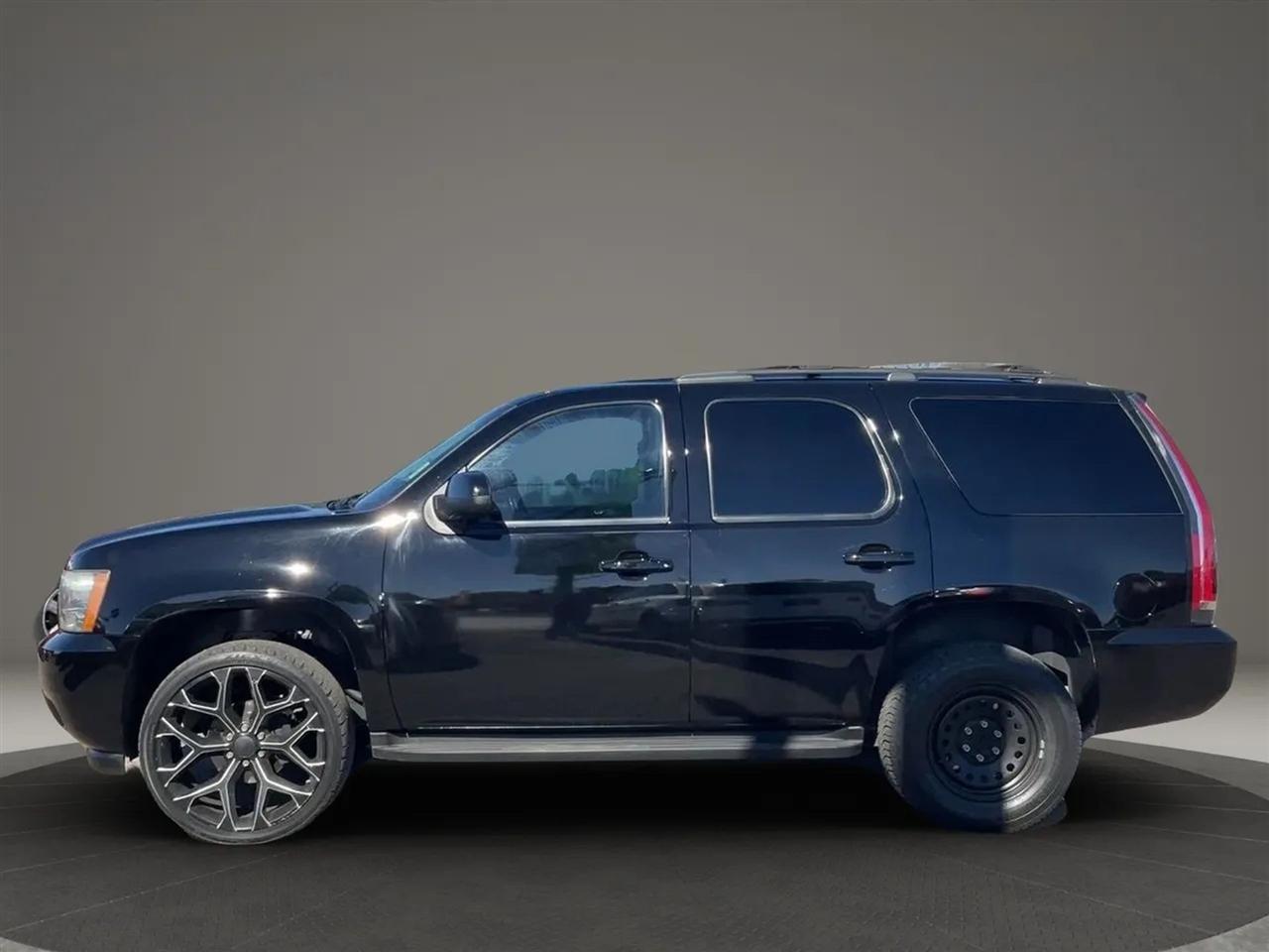 Chevrolet Tahoe  2013