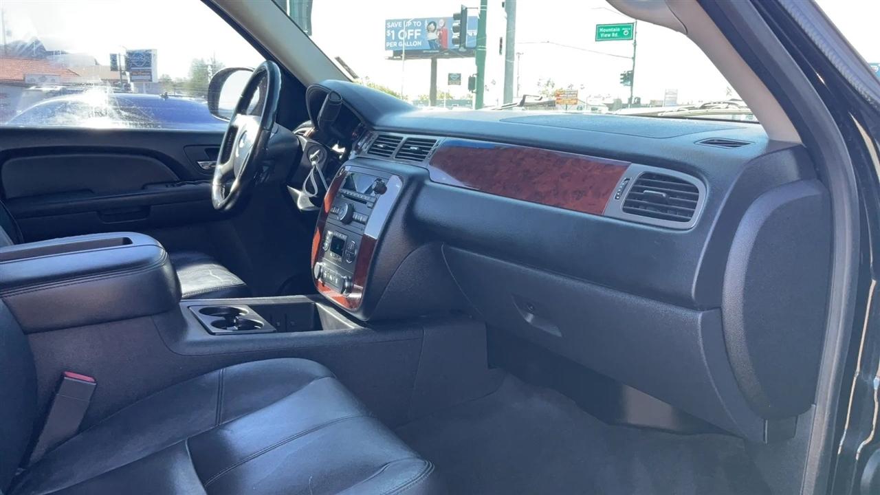 Chevrolet Tahoe  2013