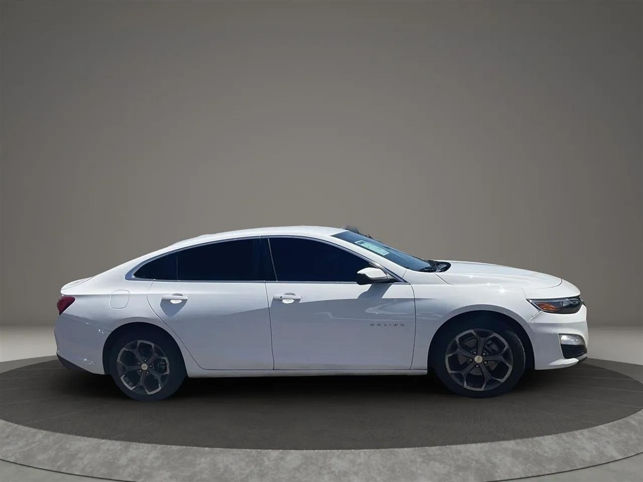 Chevrolet Malibu  2021