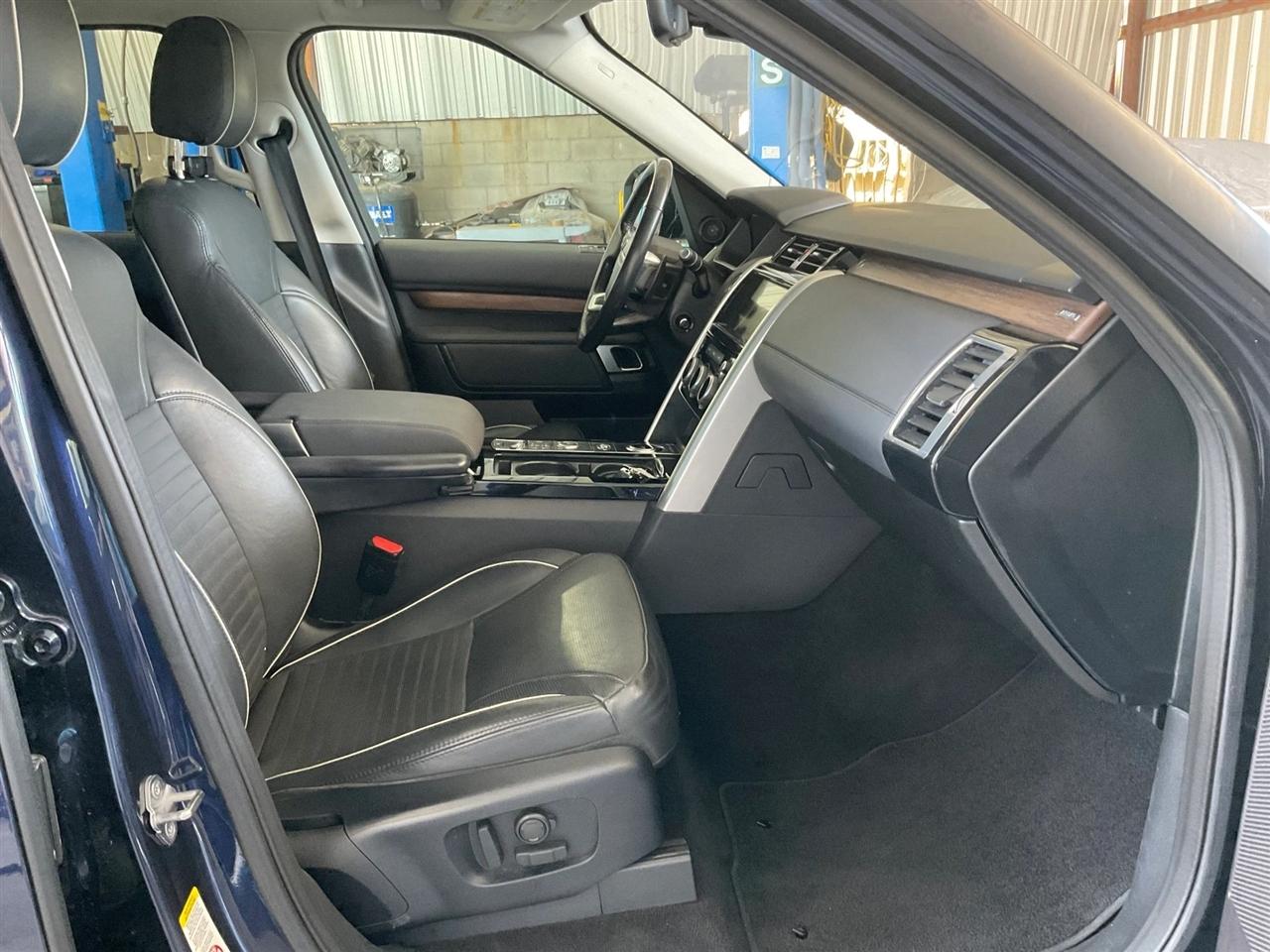 Land Rover Discovery  2018