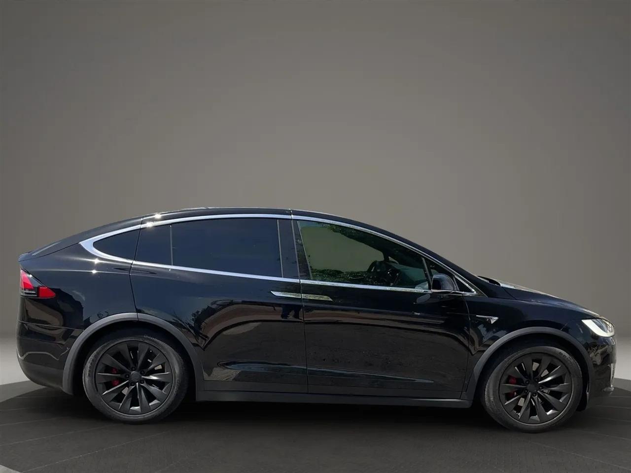Tesla Model X  2018
