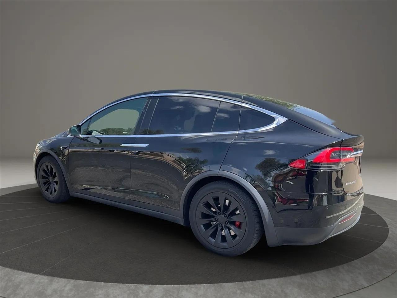 Tesla Model X  2018