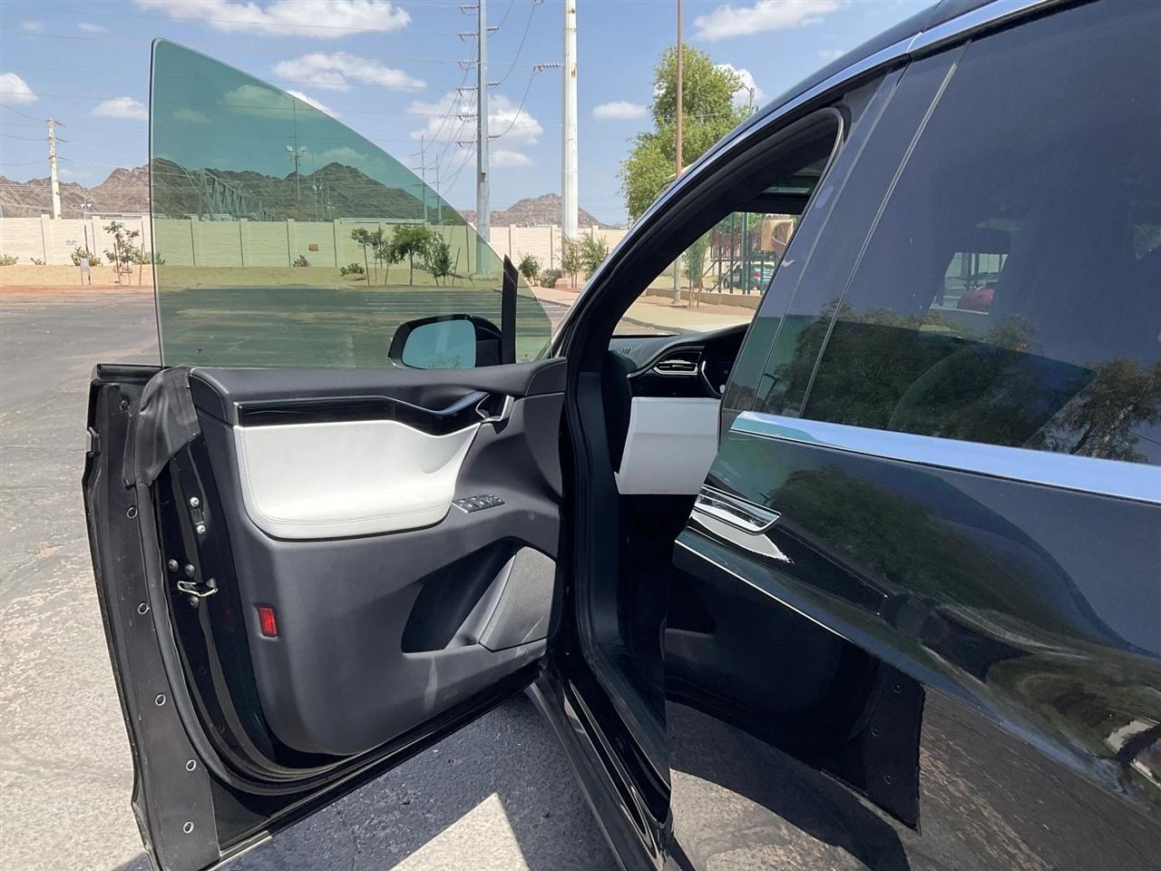Tesla Model X  2018