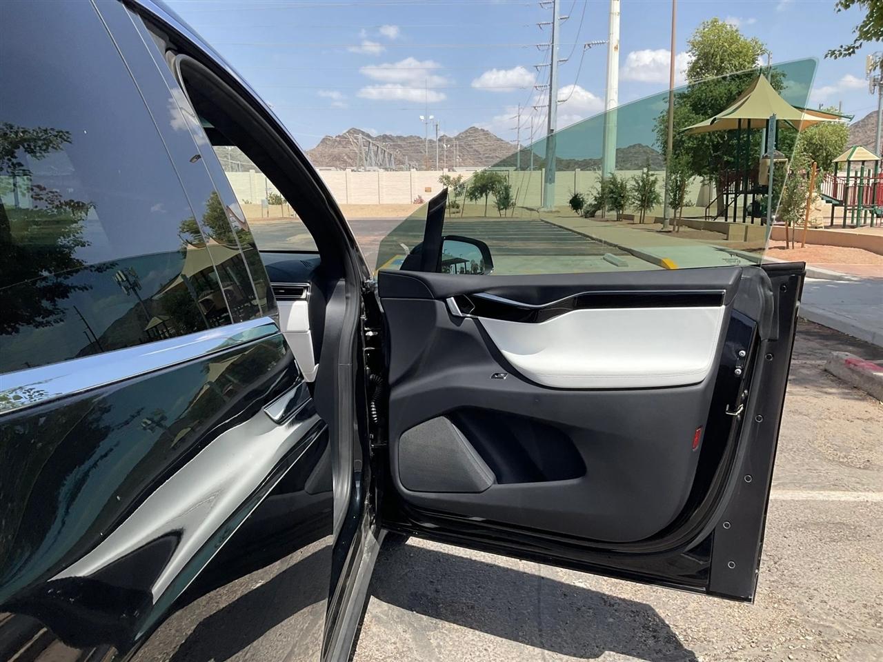 Tesla Model X  2018