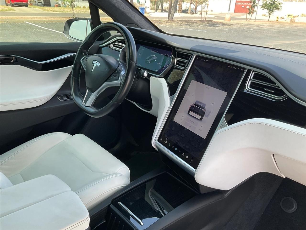 Tesla Model X  2018