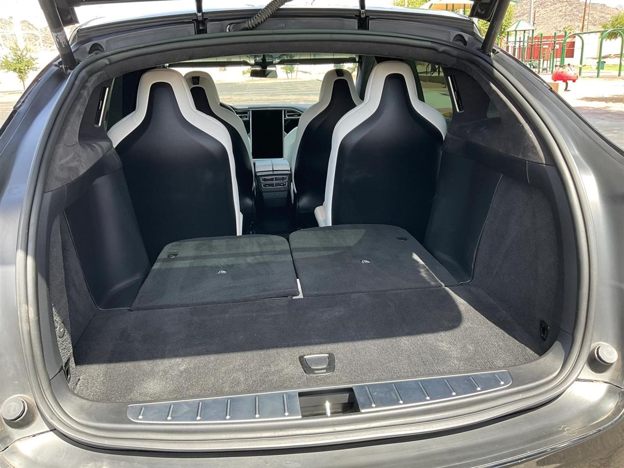 Tesla Model X  2018