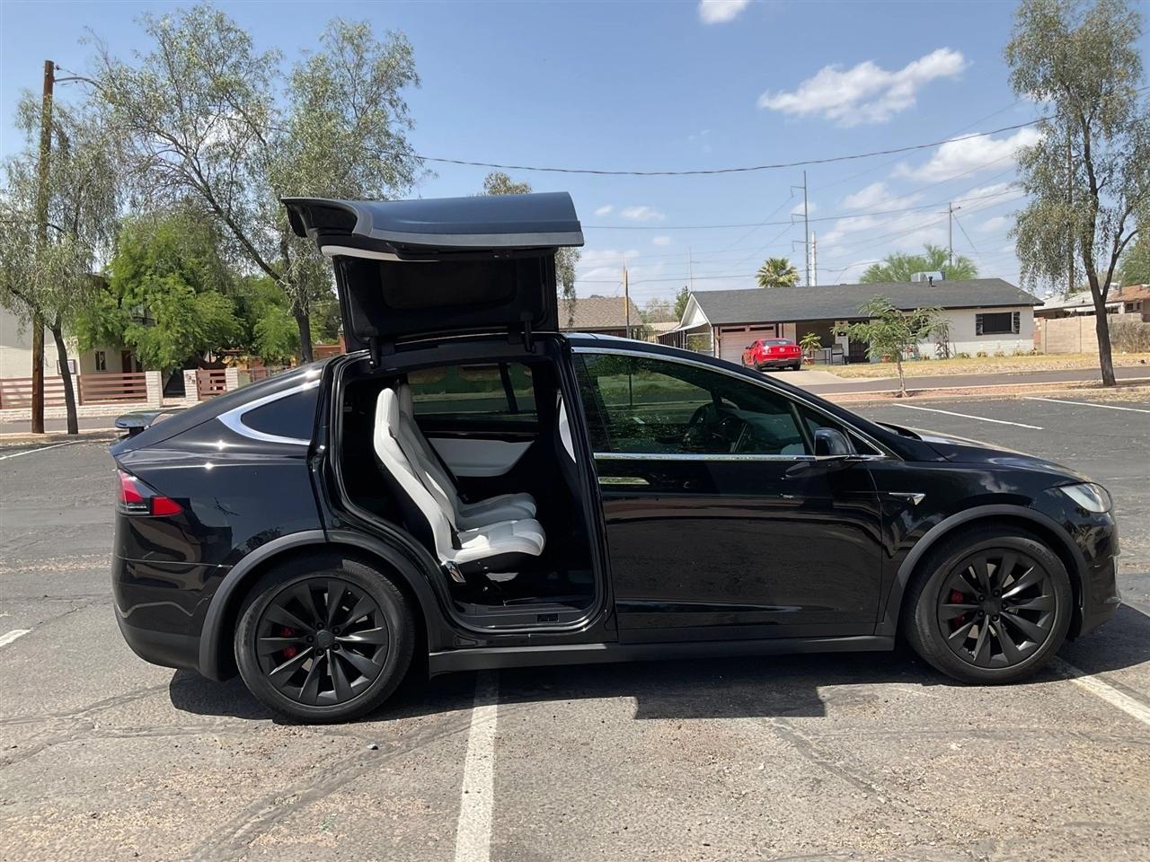 Tesla Model X  2018