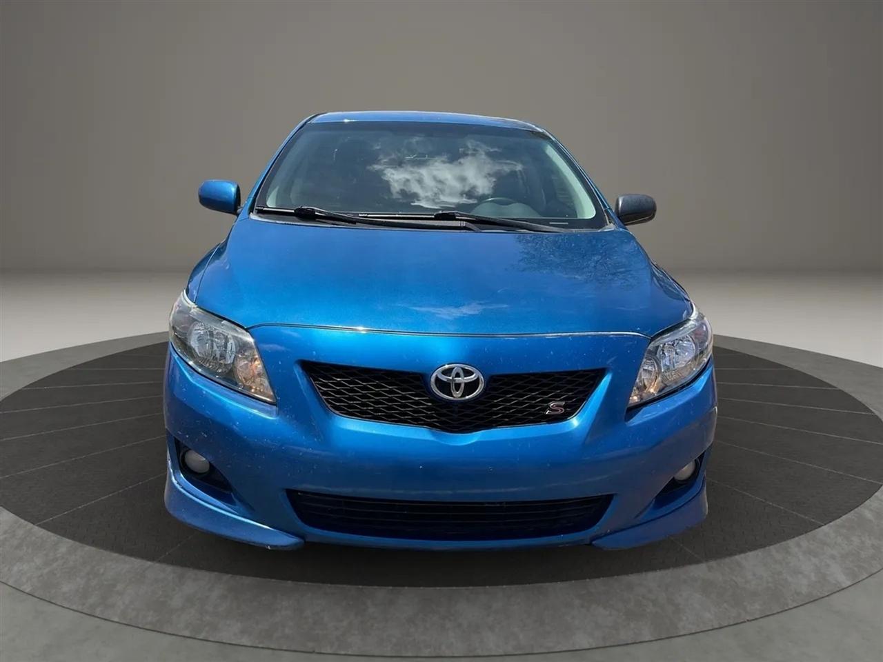 Toyota Corolla  2010