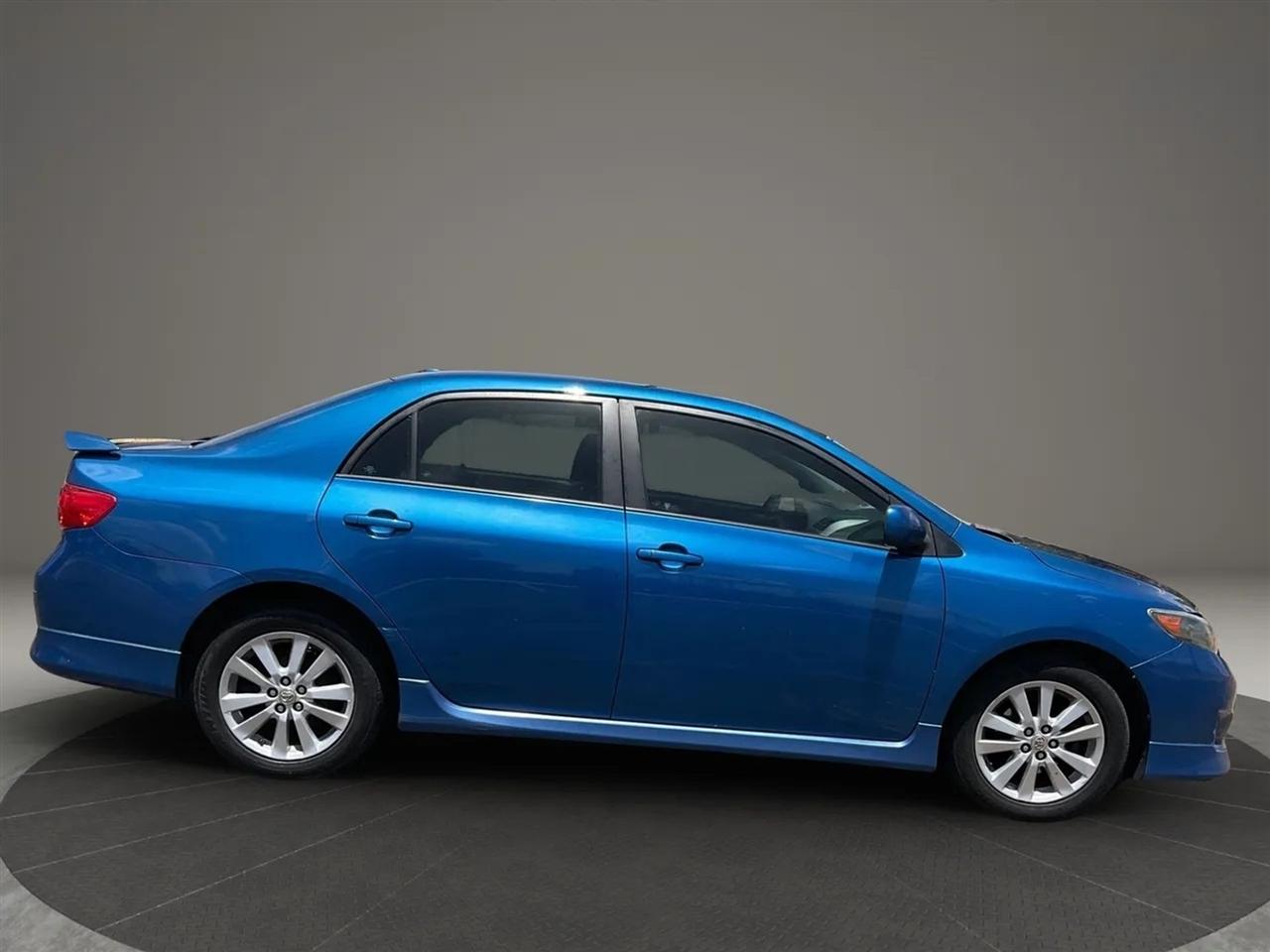 Toyota Corolla  2010