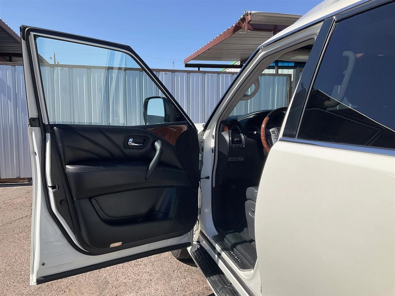 Infiniti QX80  2015