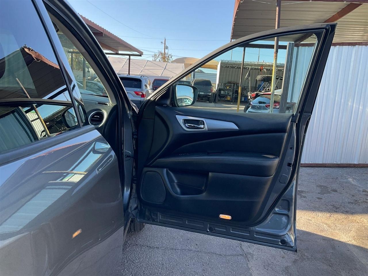 Nissan Pathfinder  2019