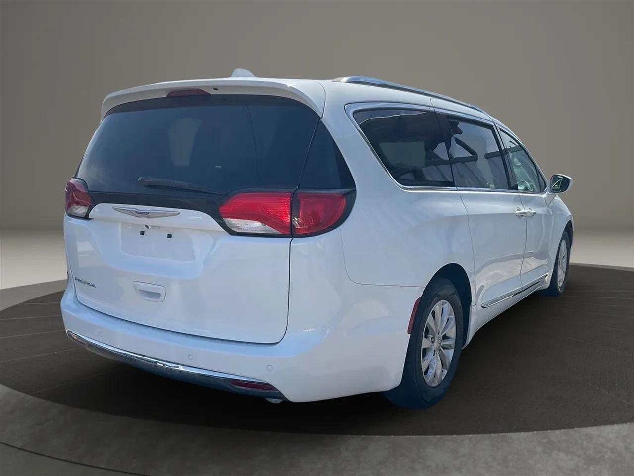 Chrysler Pacifica  2019