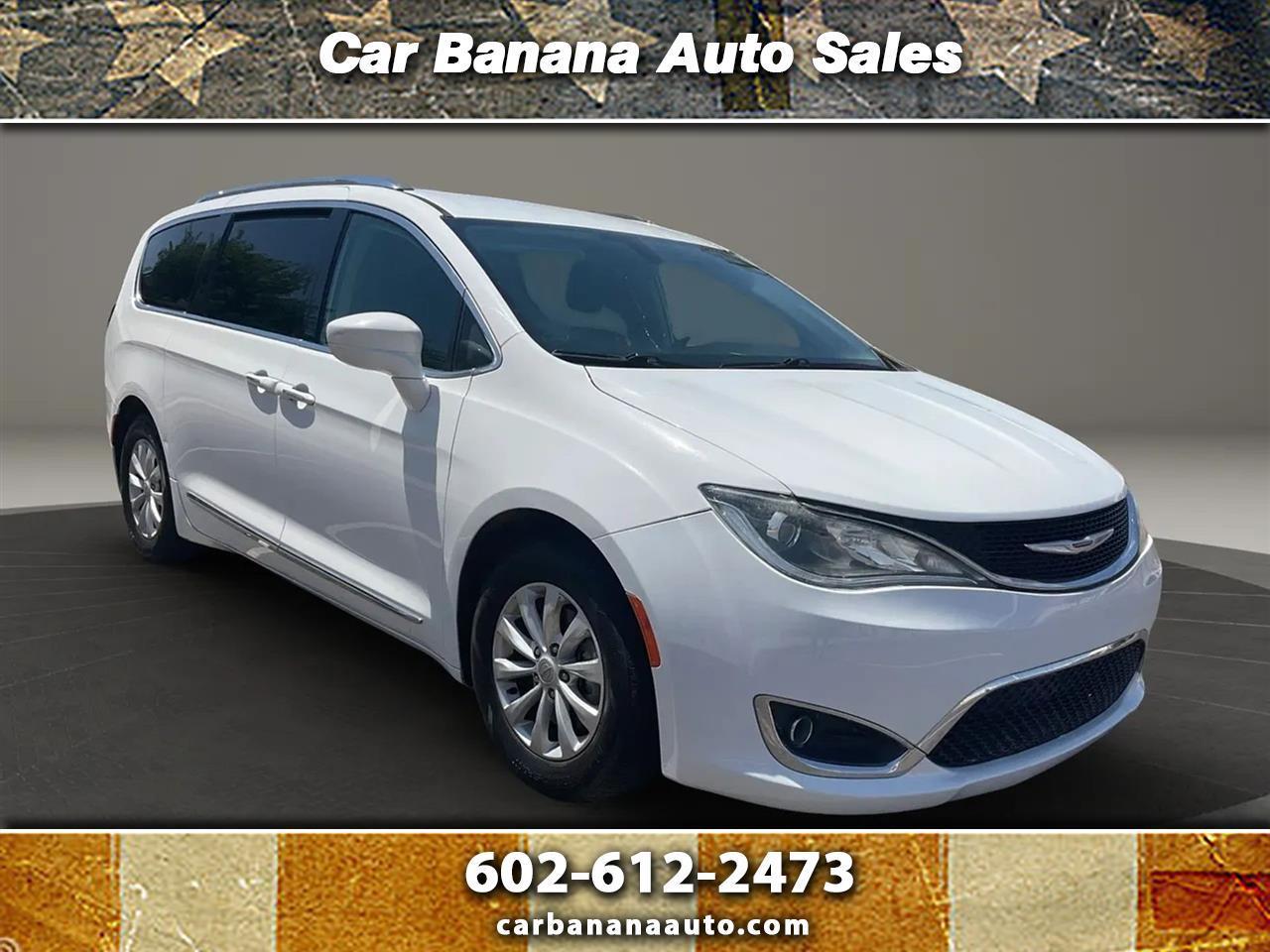 2019 Chrysler Pacifica Touring L Minivan 4D