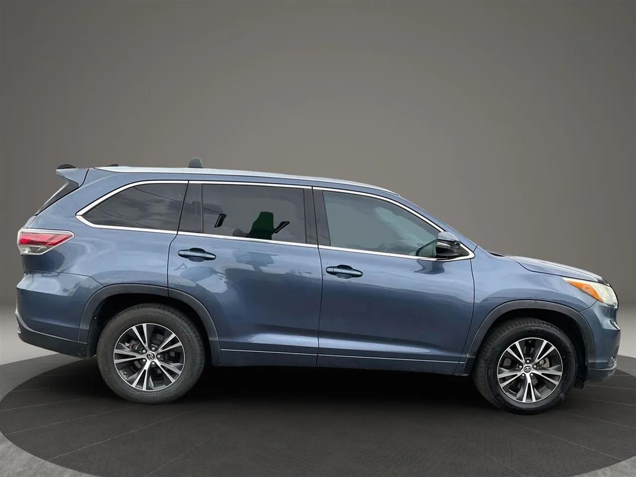 Toyota Highlander  2016