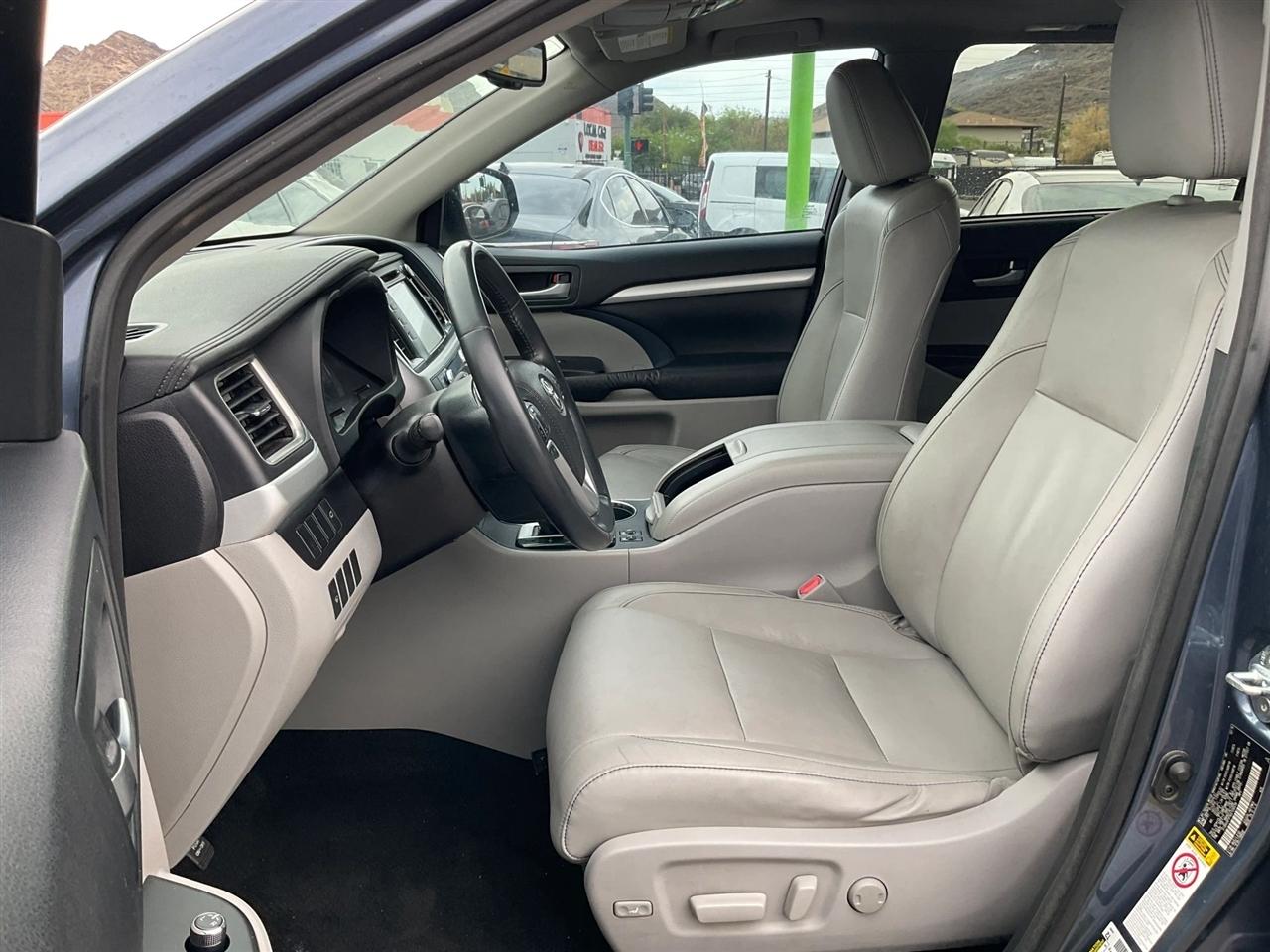Toyota Highlander  2016