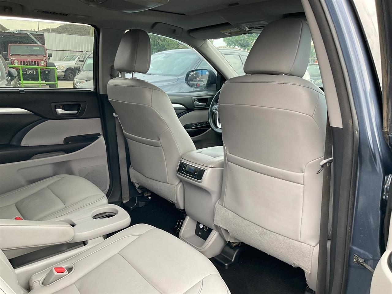 Toyota Highlander  2016