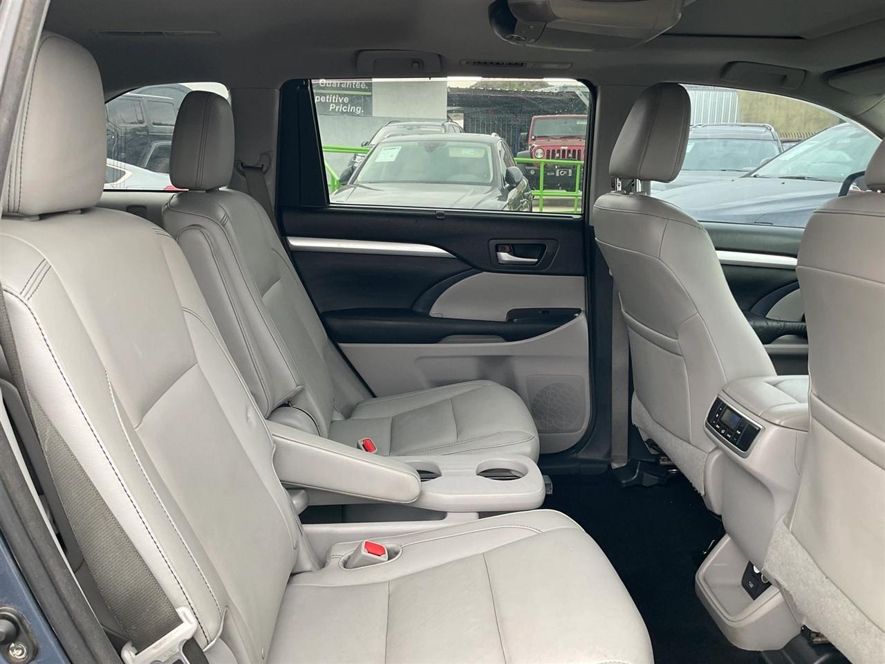 Toyota Highlander  2016