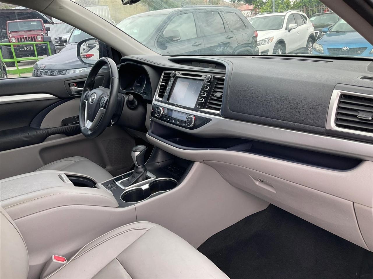 Toyota Highlander  2016