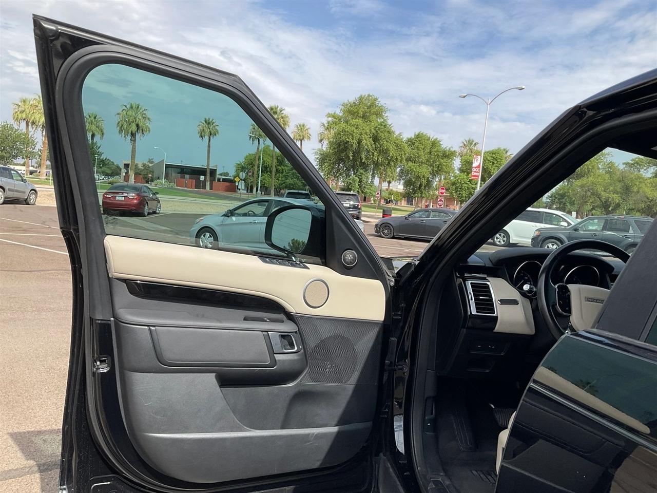 Land Rover Discovery  2020