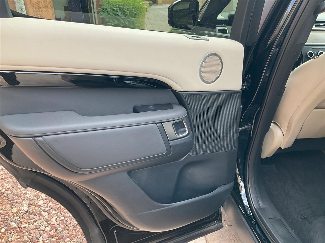 Land Rover Discovery  2020