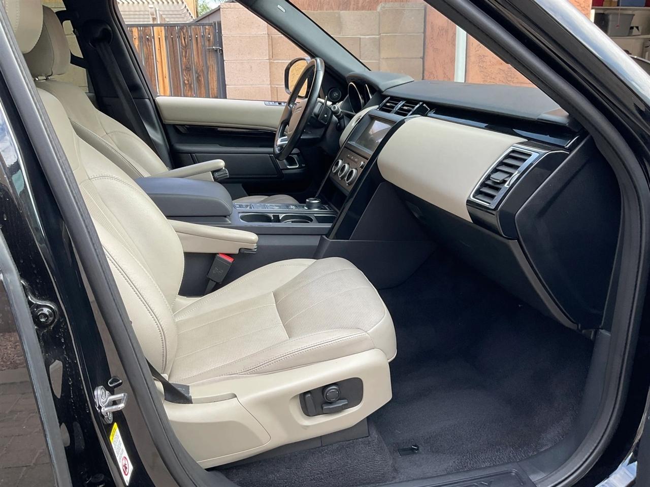 Land Rover Discovery  2020