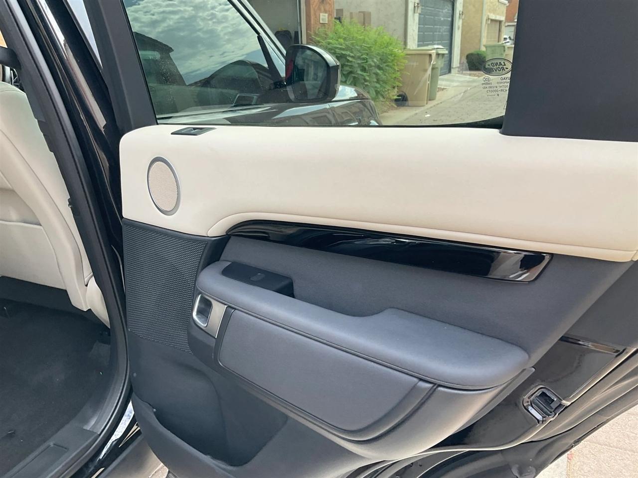 Land Rover Discovery  2020