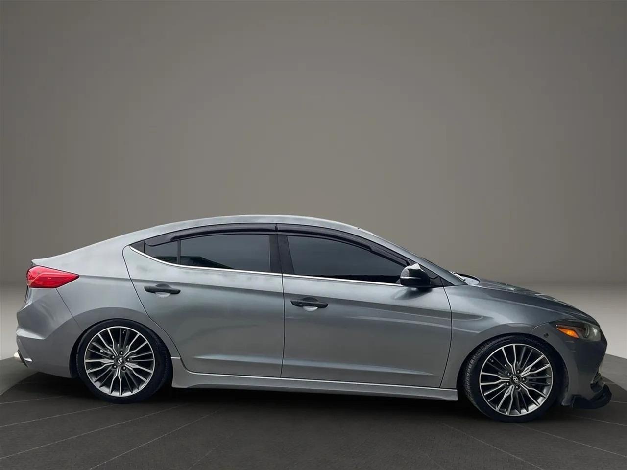 Hyundai Elantra  2018