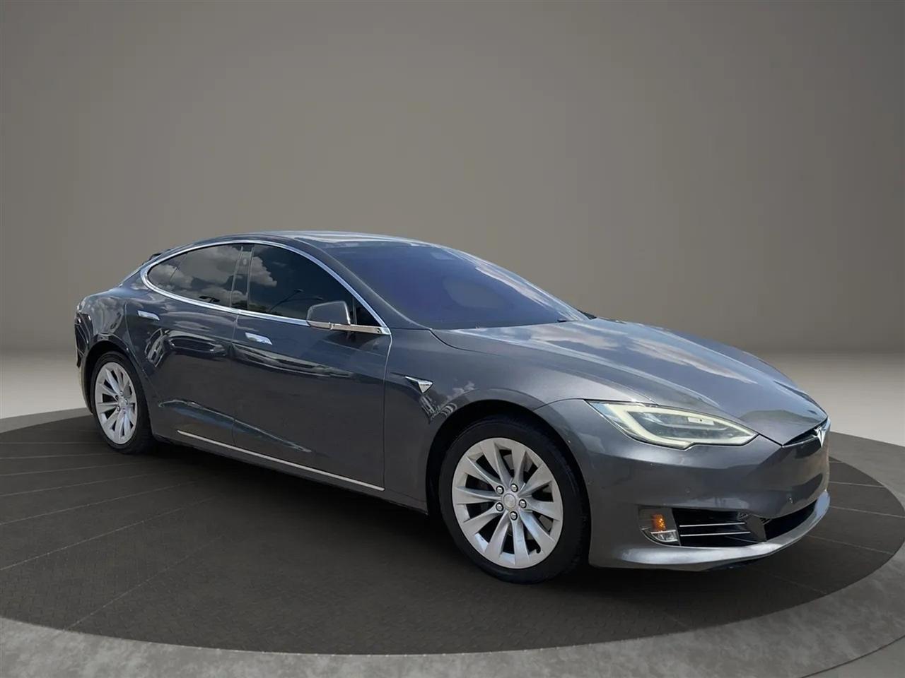 Tesla Model S  2019